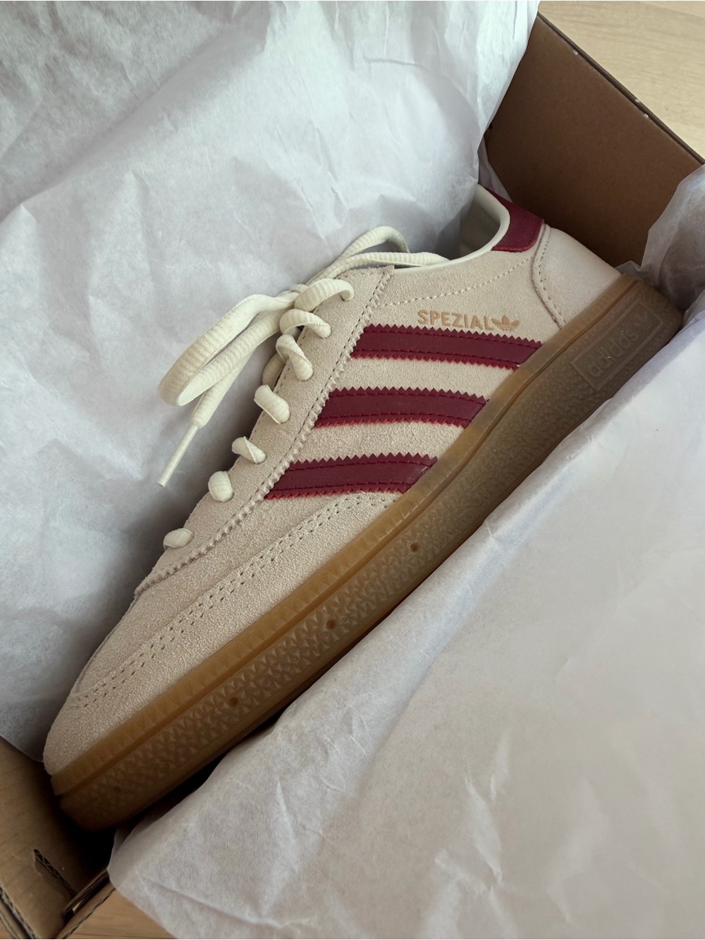 Adidas - Picture 3 of 17